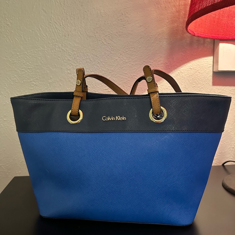 Calvin Klein Cobalt & Navy Canvas Tote Bag w/ Tan Straps – Good Condition 💙